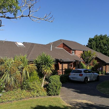 Villa Beautiful Estuary Views In Shelly Park Auckland Exterior foto